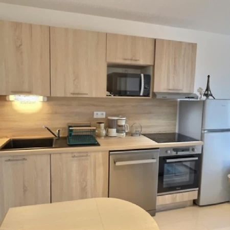 A 150M De La Plage - Coquet Appartement Pour 4 Personnes Виас Екстериор снимка